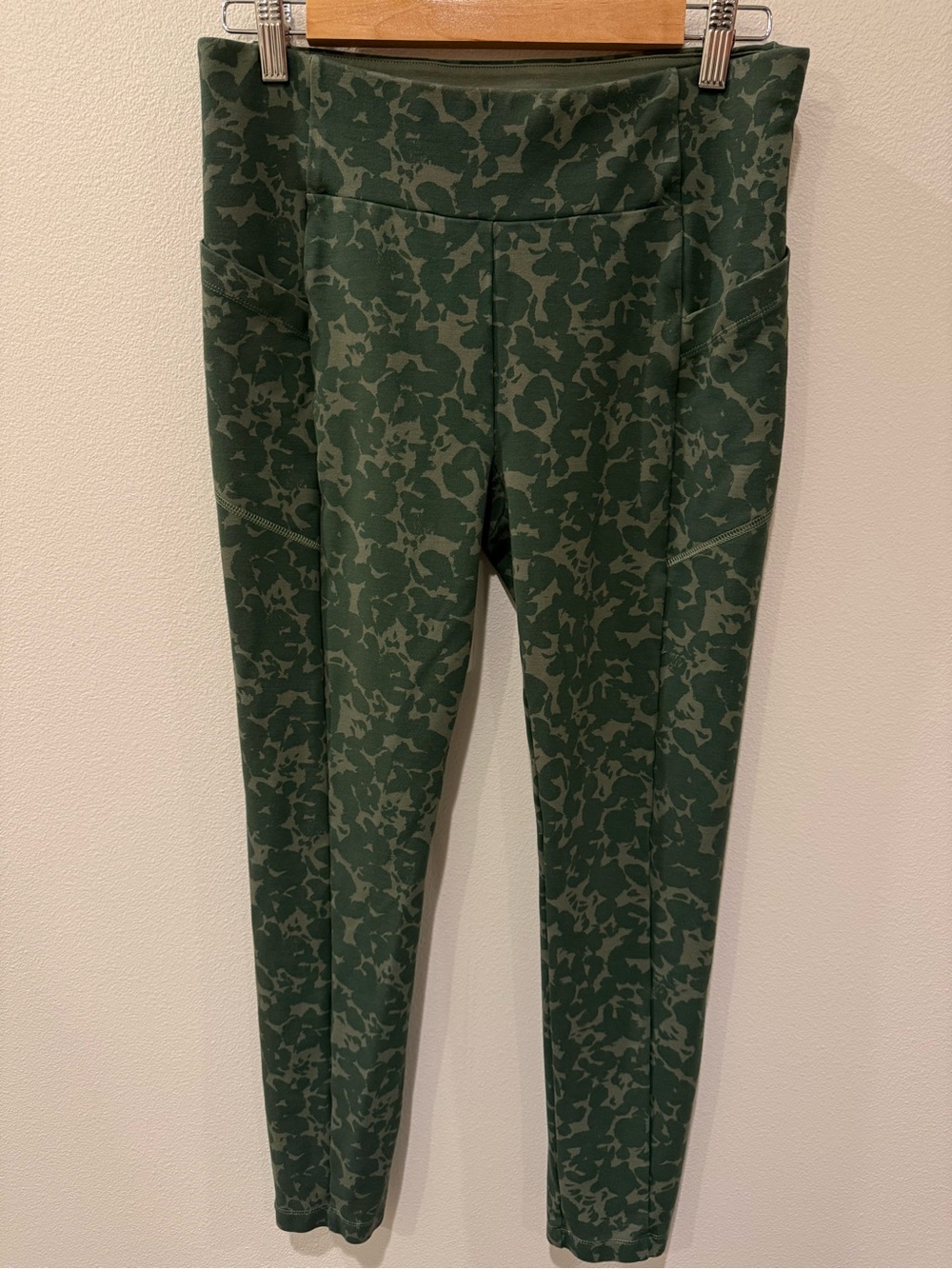 Cabi Olive Green and Black “fam-o” Athletic Leggings
